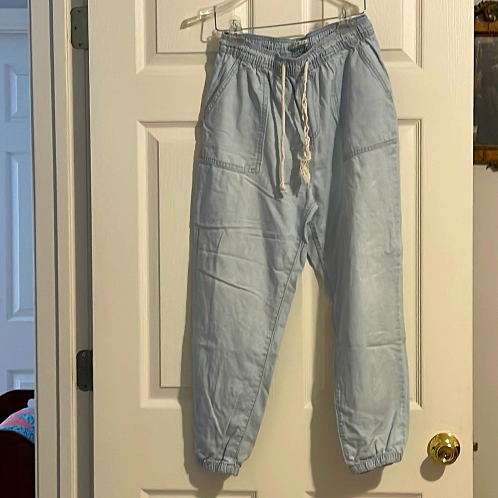 Women’s jeans celebrity pink